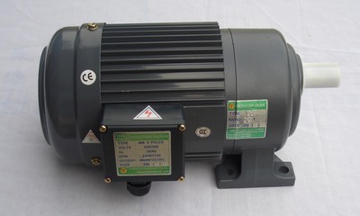 供应成钢品牌小型卧式齿轮马达400W,速比1:20三相